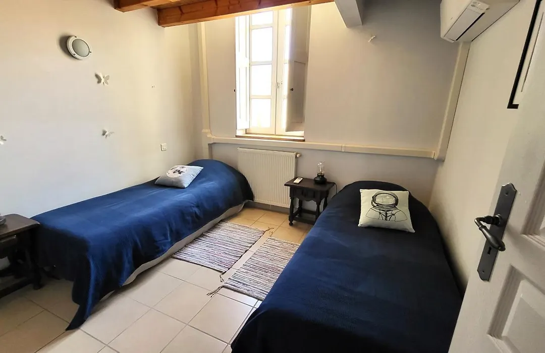 Maison de village façon Loft, avec cour et airco, dans le centre historique-1
