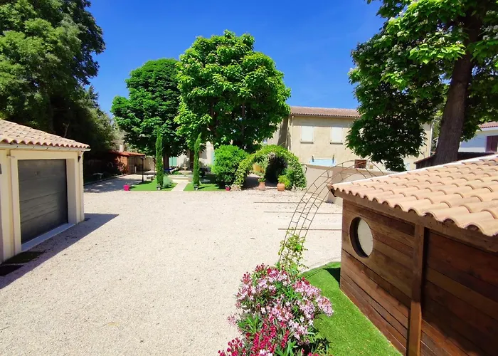 Au Murmure de la Sorgue LʼIsle-sur-la-Sorgue